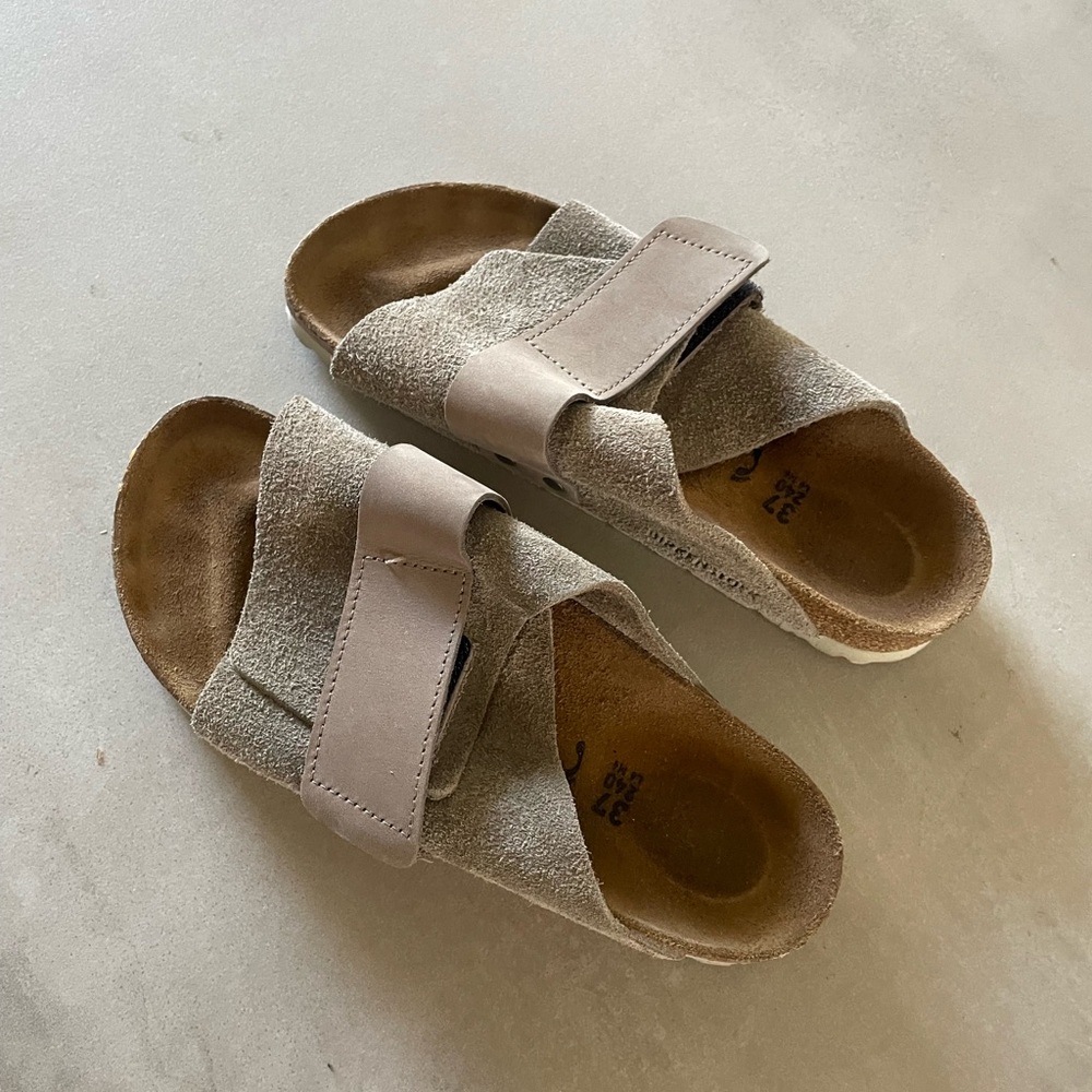 Birkenstock Taupe Suede Sandals - Size 37 (US
6-6.5)